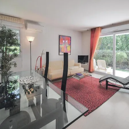 2 Bedroom Nice In Raphael Saint-Raphael (Var)
