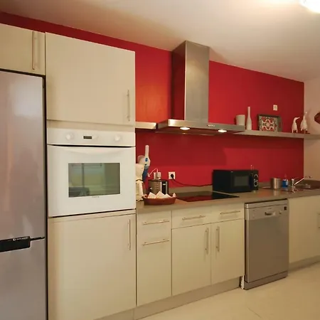 2 Bedroom Nice In Raphael * Сен-Рафаель